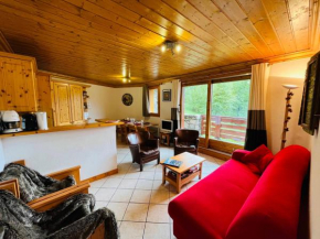 Appartement spacieux proche des pistes avec balcon et parking - FR-1-688-21